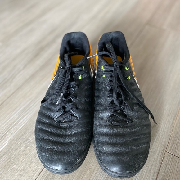 Women’s Nike Field Hockey shoes - Picture 3 of 4